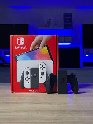 Nintendo Switch OLED bianco