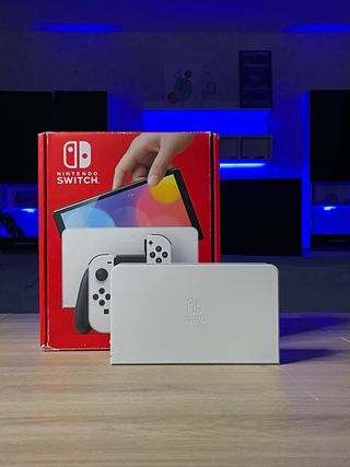 Nintendo Switch OLED bianco
