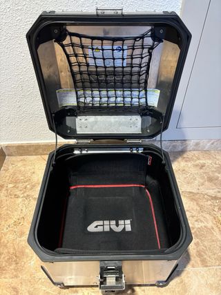 Baúl Givi Trekker Outback 42L