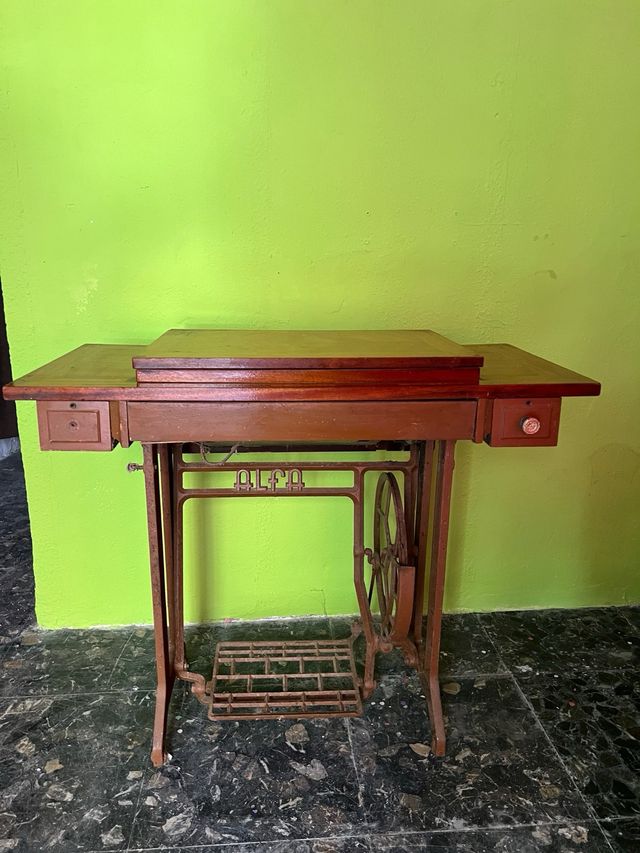 Máquina de coser antigua Sigma