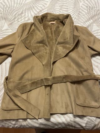 Chaqueta antelina forrada beige