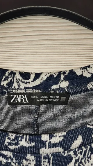 Vestido Zara floral azul y blanco Talla L