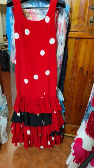 Traje de Gitana Rojo y Negro