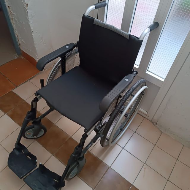 Silla de ruedas plegable