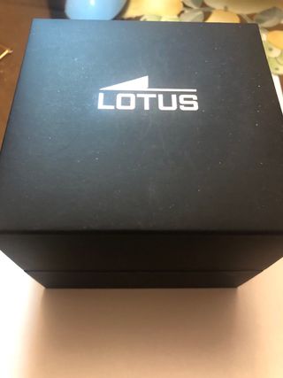 Reloj Lotus Cronógrafo Dorado y Negro