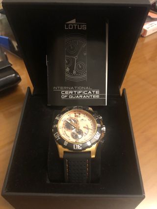 Reloj Lotus Cronógrafo Dorado y Negro