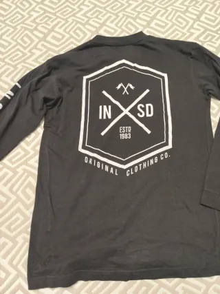 Camiseta Inside Negra Manga Larga