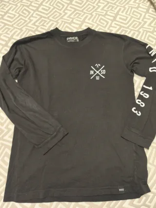 Camiseta Inside Negra Manga Larga
