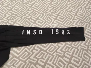 Camiseta Inside Negra Manga Larga