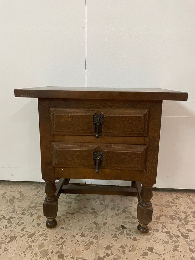 Mesita de noche madera maciza cuarterones