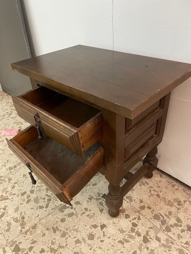Mesita de noche madera maciza cuarterones