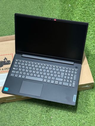 Ordenador portátil Lenovo V15 15,6”