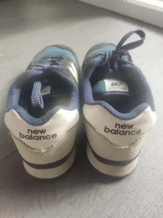 2 Zapatillas Puma y New Balance 