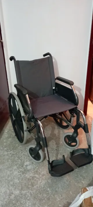 Silla de ruedas plegable