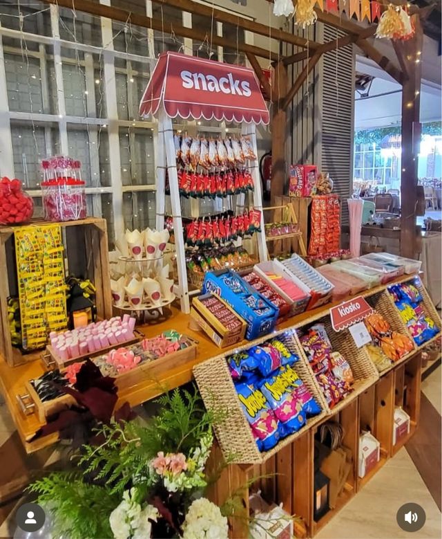 Toldo cartón pluma para kiosko Candy bar