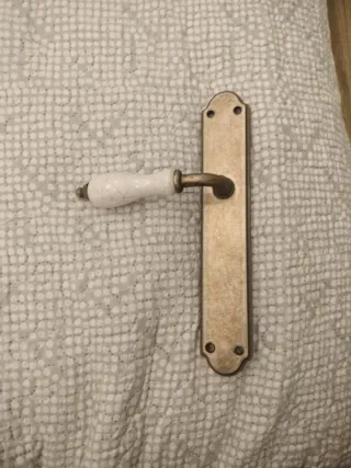 Maneta puerta cerámica y zamak