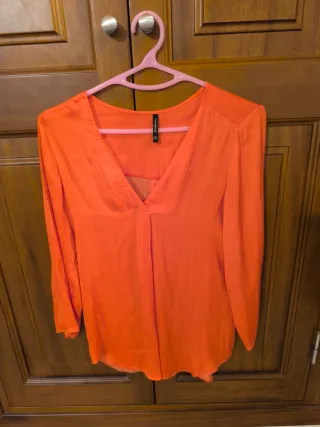 Camisa Stradivarius naranja/rosado talla S