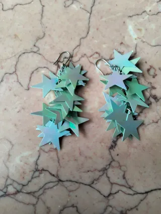 Pendientes de estrellas plateados