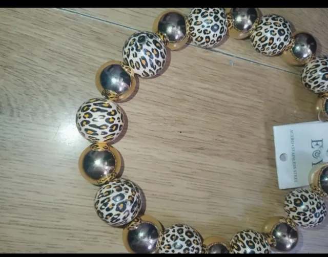 Collar de cuentas leopardo y dorado
