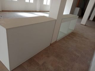 Banconi vetrina aziendale in legno e vetro