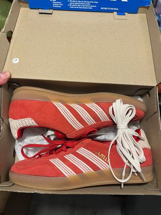 Adidas Gazelle Indoor Talla 39 1/3 Roja