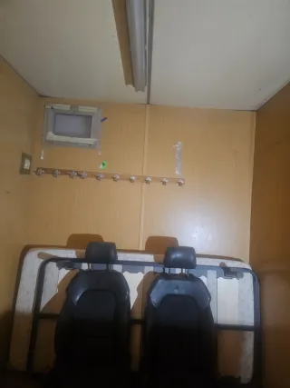 Caseta prefabricada metálica