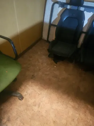 Caseta prefabricada metálica