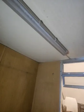 Caseta prefabricada metálica