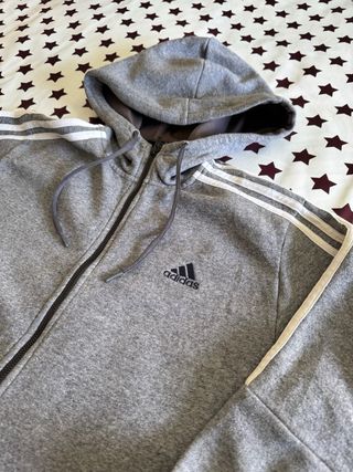 Sudadera Adidas Gris con Rayas (Talla M)