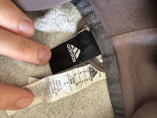 Sudadera Adidas Gris con Rayas (Talla M)