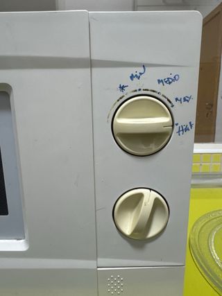 Microondas blanco