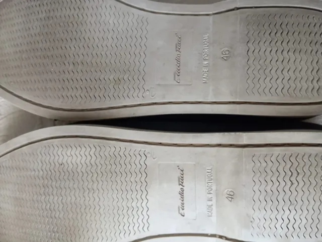 Zapatos náuticos azules y marrones