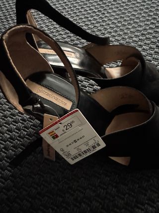 Sandalias Stradivarius tacón plataforma negras
