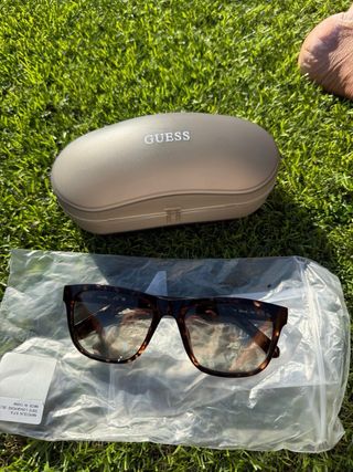 Gafas de sol Guess marrones nuevas