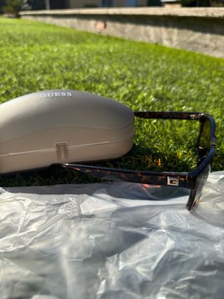 Gafas de sol Guess marrones nuevas