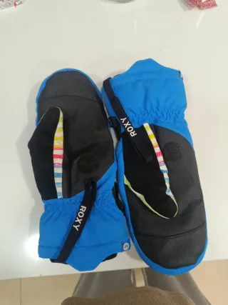 Guantes Roxy Azul y Negro
Talla Small