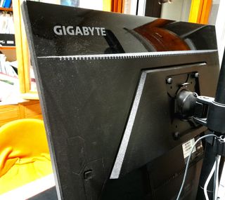 Monitor GIGABYTE G24F Negociable