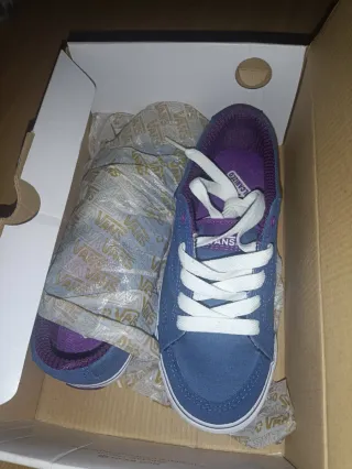 Zapatillas Vans Azul y Morado 