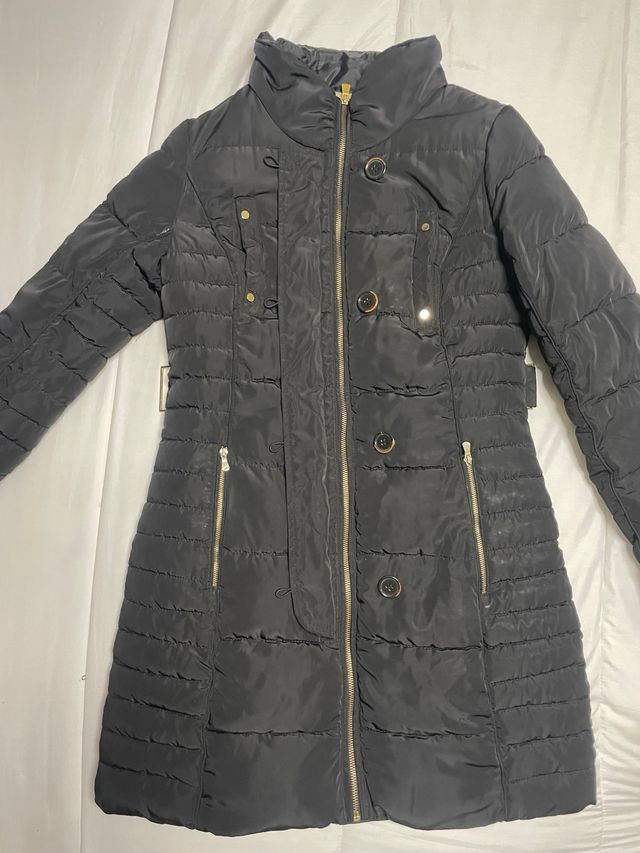 Plumífero negro entallado talla M