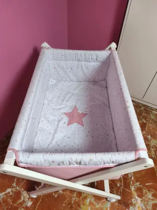 Minicuna rosa con estrellas