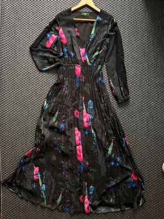 Vestido largo estampado floral negro