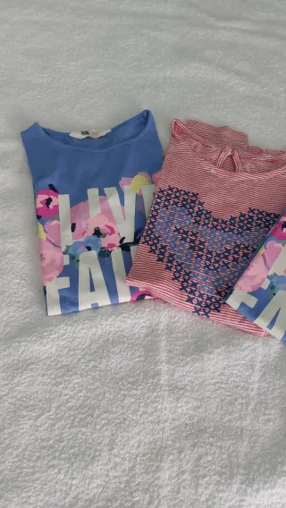Camisetas manga larga H&M flores y rayas
