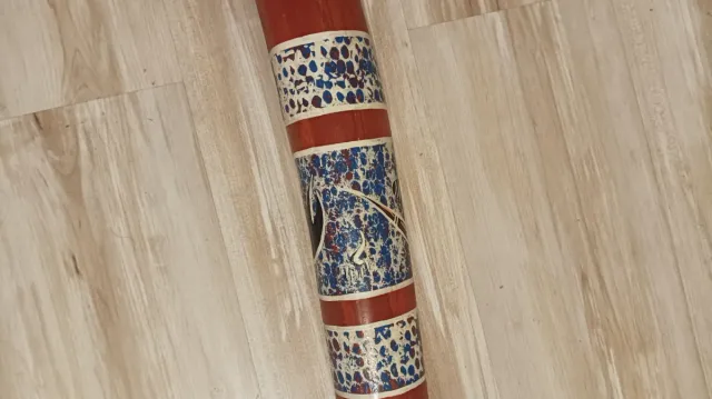 Didgeridoo de madera decorado