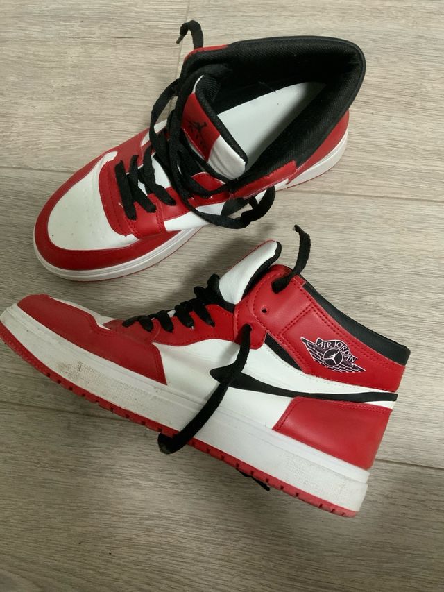 Zapatillas Jordan 1 Rojas y Blancas Talla 43