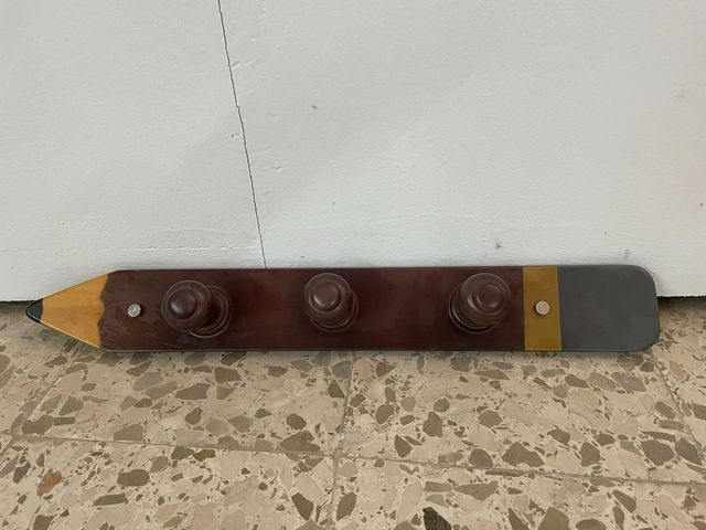 Percha Lápiz Madera 3 Pomos Marrón y Gris