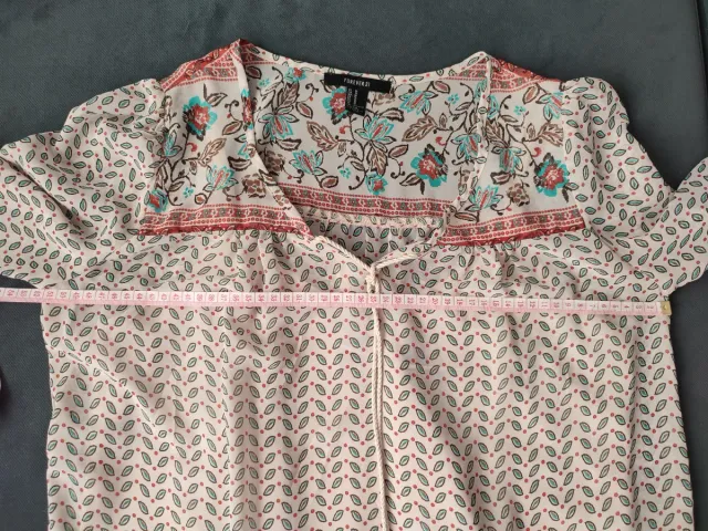 Vestido estampado de corte recto marca Forever 21