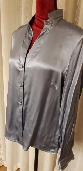 Blusa seda azul grisáceo