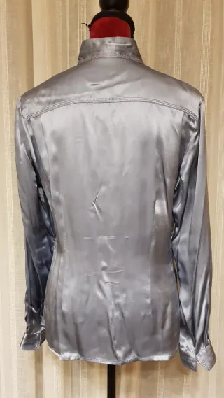 Blusa seda azul grisáceo