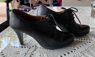 Zapatos de tacón negros de Piel con cordones