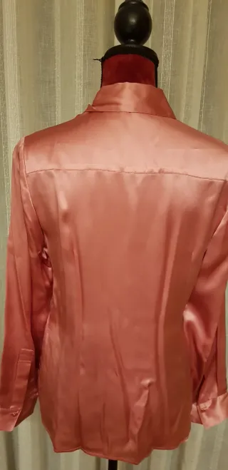 Blusa de seda rosa